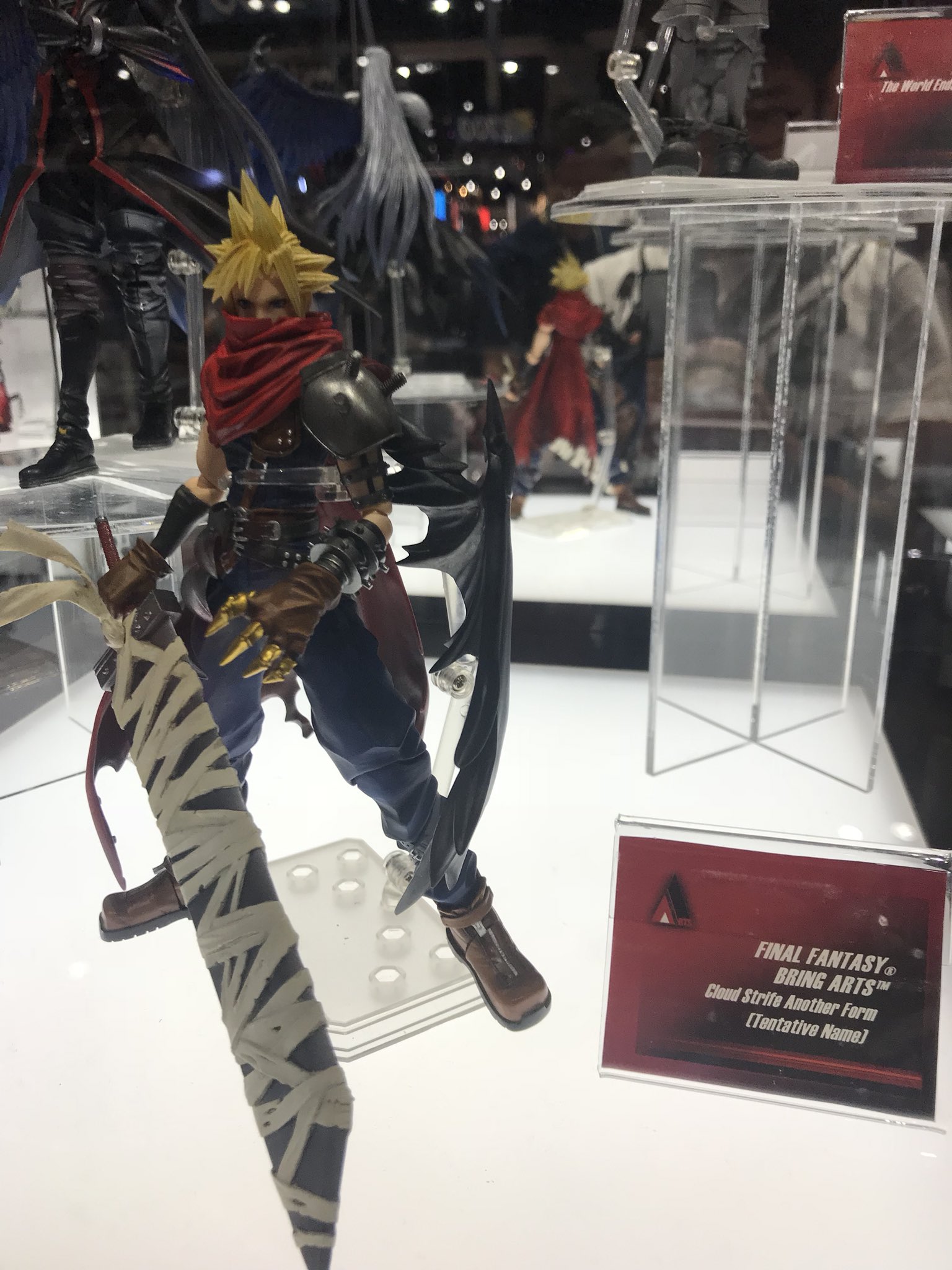 Kingdom Hearts Cloud and Sephiroth Bring Arts Figures Announced